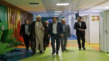 گزارش تصویری بازدید رئیس شورای سیاست‌گذاری ائمه جمعه استان تهران از بیمارستان سرطان برکت