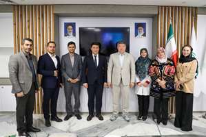 بازدید نمایندگان وزارت بهداشت ازبکستان از بیمارستان سرطان برکت